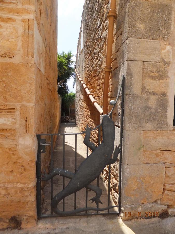 Lujosa Casa Mallorquina Restaurada Ses Salines  Exterior foto